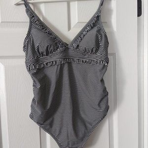 Isabel Maternity by Ingrid & Isabel Striped M D/DD Cup Swimsuit Bathing Suit